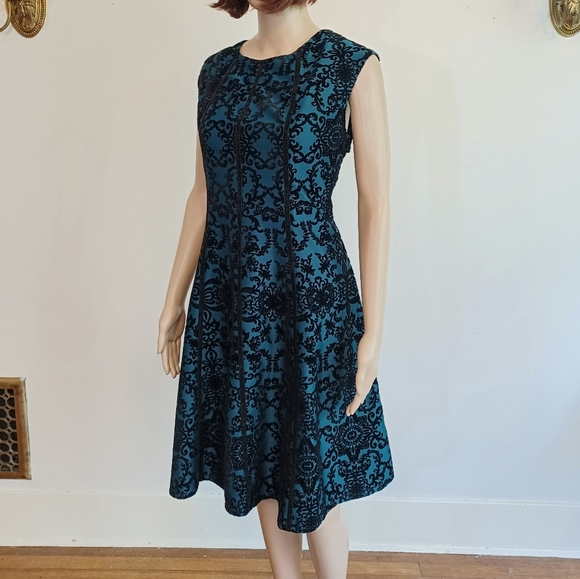 Danny & Nicole Dresses & Skirts - Danny and Nicole Flocked Velvet Dress